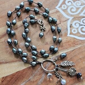 Love HEALS pearl Necklace